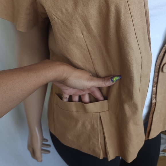 Satin trim collarless blazer - Picture 4 of 7